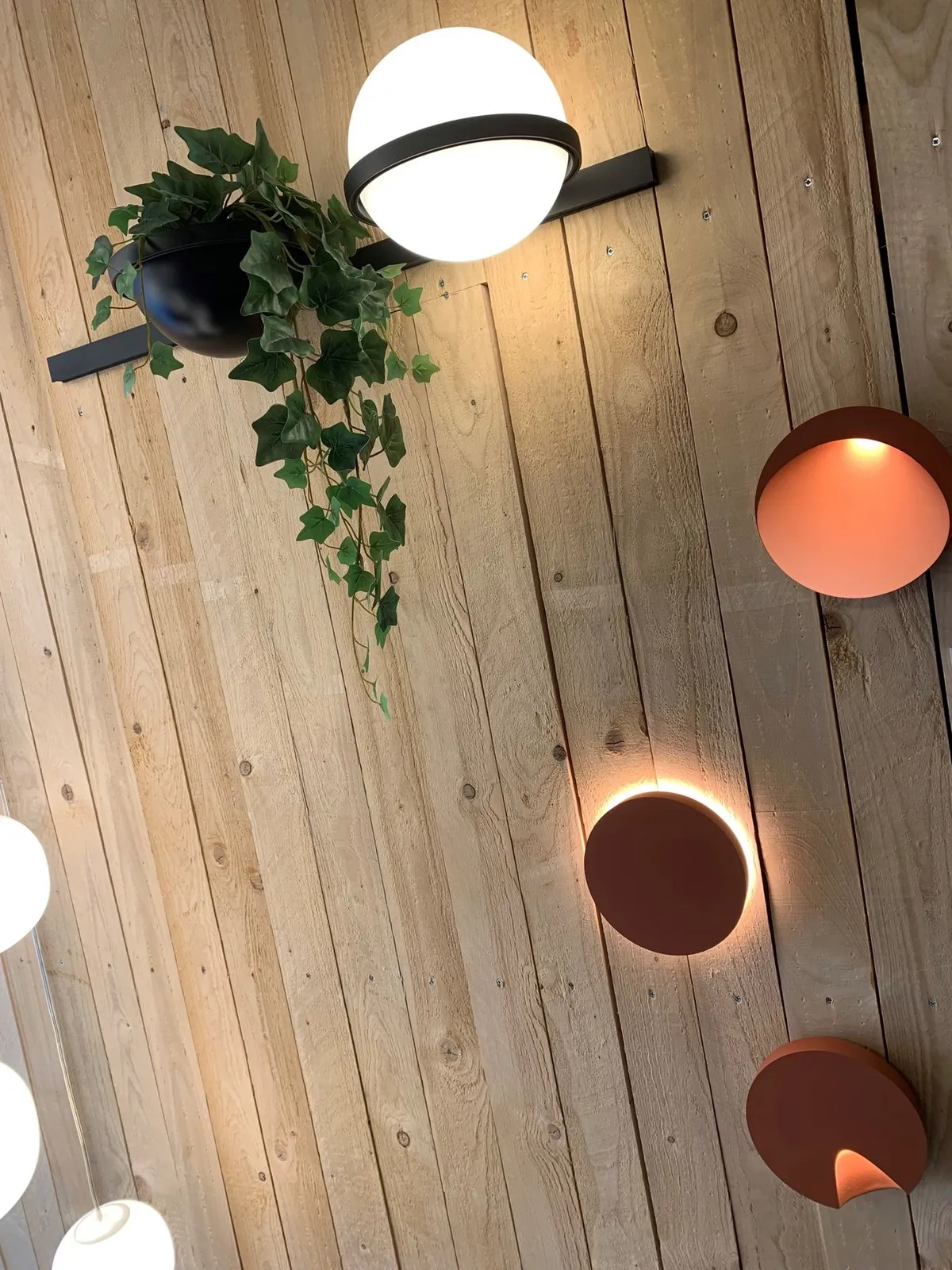 Ambiance Vibia au showroom Domelec de Libramont — vue 2